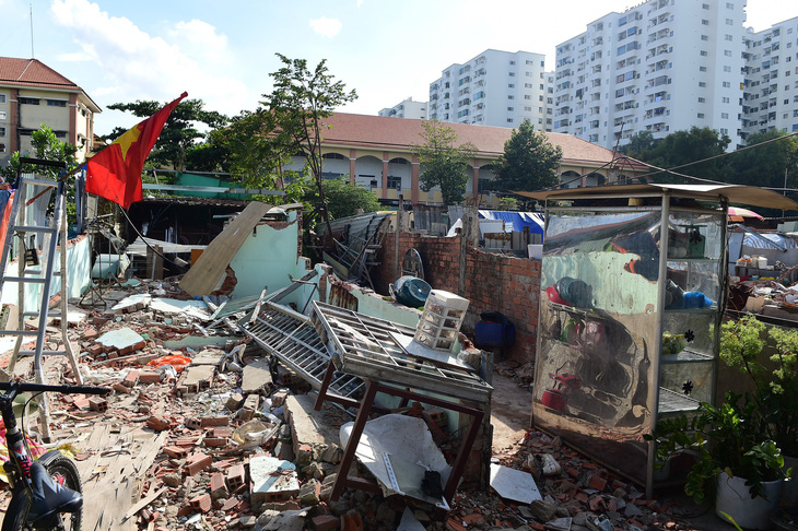 Quận Bình Tân đã buộc tháo dỡ 150 căn nhà xây 'lụi' - Ảnh: N.X.