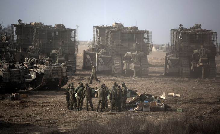 Binh sĩ Israel ở gần biên giới Dải Gaza - Ảnh: CNN