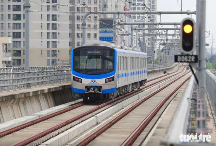 Tàu metro số 1 Bến Thành - Suối Tiên chạy thử ngày 29-8 - Ảnh: QUANG ĐỊNH 