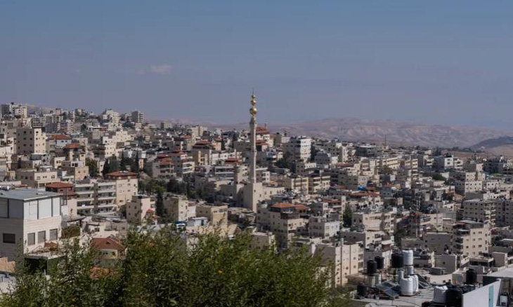 Quang cảnh từ núi Scopus, nhìn ra khu phố Issawiya của người Palestine - Ảnh: ALJAZEERA 
