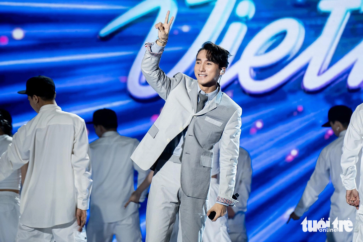 Sơn Tùng M-TP trình diễn tại Vietnam Idol 2023 - Ảnh: PHƯƠNG QUYÊN