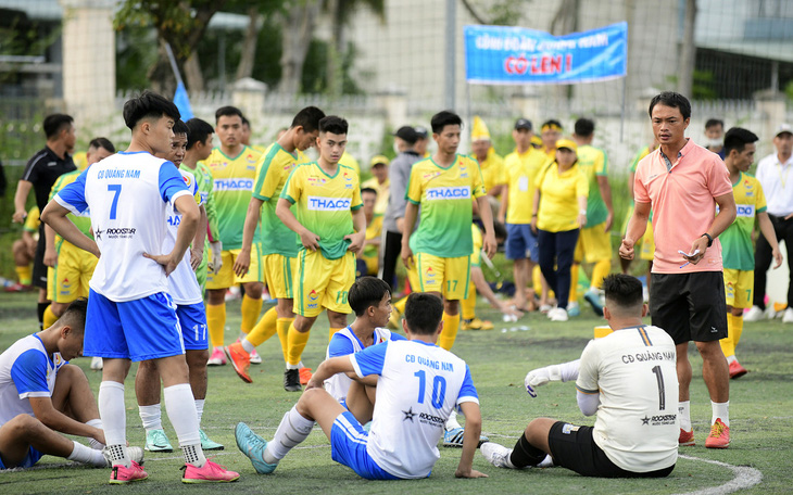 Giải vô địch bóng đá công nhân toàn quốc khu vực Quảng Nam: Khi cựu tuyển thủ làm HLV
