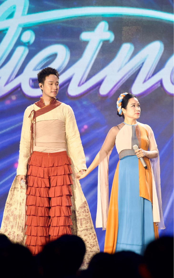 Hà An Huy song ca cùng mẹ trong live show 3 Vietnam Idol