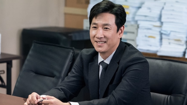 Lee Sun Kyun vướng cáo buộc lạm dụng ma túy, gây sốc công chúng - Ảnh: Soompi