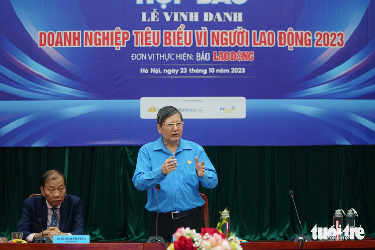 Ông Trần Thanh Hải - phó chủ tịch Tổng liên đoàn Lao động Việt Nam - phát biểu tại họp báo - Ảnh: HÀ QUÂN