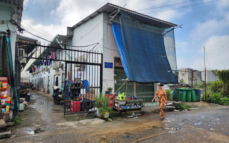 Chú rể rủ bạn về nhậu bị giang hồ nổ súng, chém nhập viện