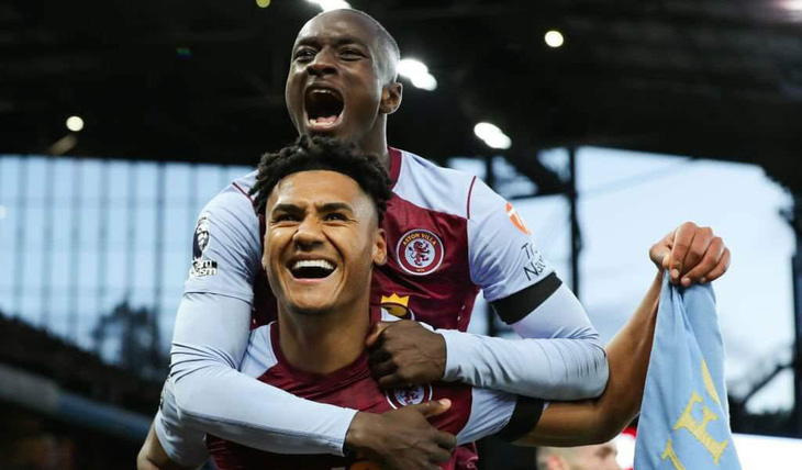 Cầu thủ CLB Aston Villa ăn mừng bàn thắng ở Giải ngoại hạng Anh - Ảnh: GETTY IMAGES