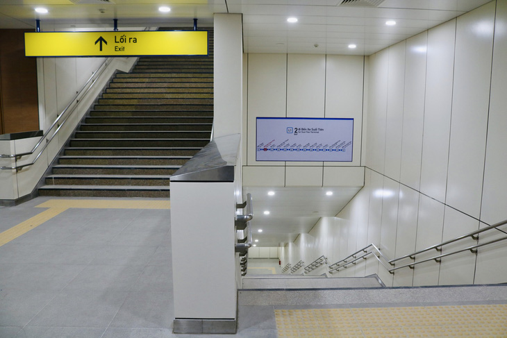 Hệ thống cầu thang của ga ngầm Nhà hát TP đã sẵn sàng chờ ngày hoạt động chính thức - Ảnh: MAUR