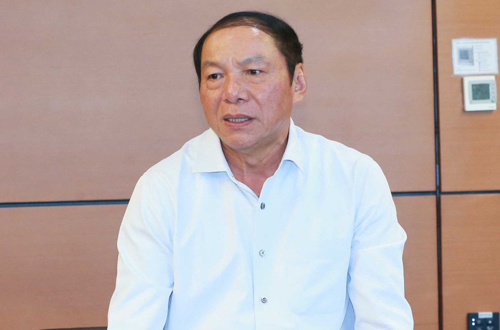 Bộ trưởng Nguyễn Văn Hùng phát biểu tại tổ ngày 24-10 - Ảnh: GIA HÂN