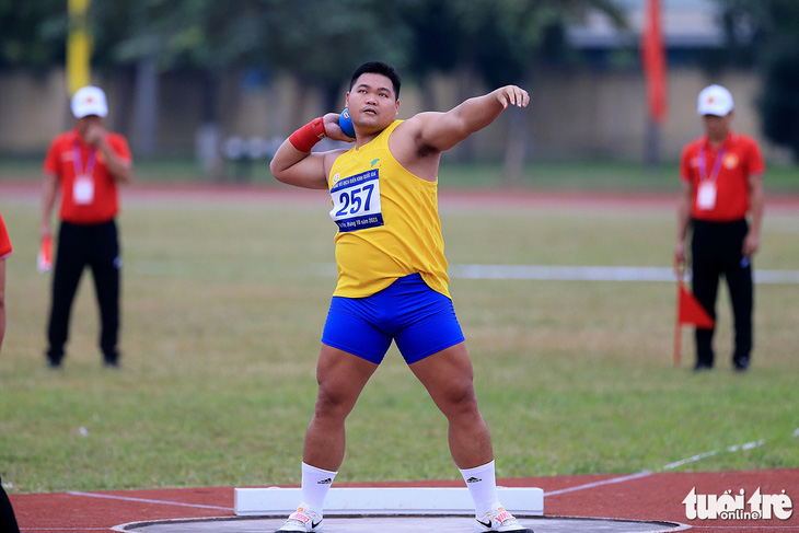 Phan Thanh Bình có lần thứ 6 liên tiếp giành huy chương vàng quốc gia nội dung đẩy tạ - Ảnh: H.TÙNG