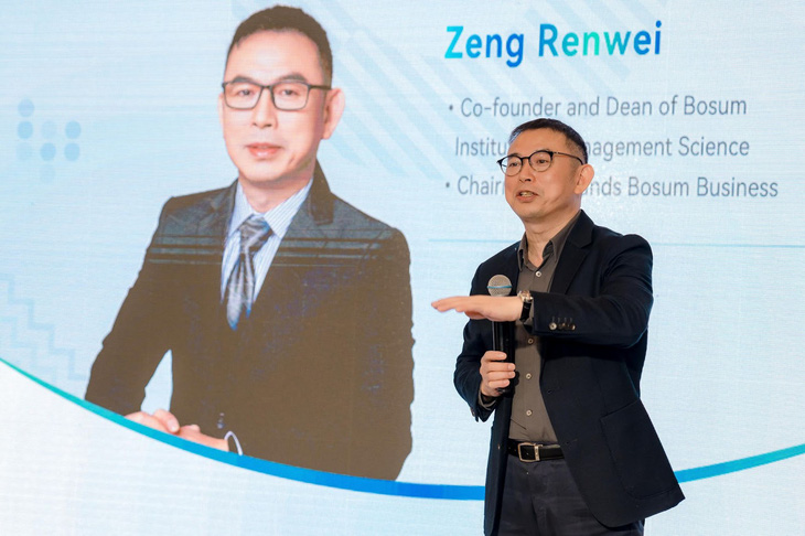 Ông Zeng Renwei - viện trưởng & đồng sáng lập Sands Bosum Business - chia sẻ trong sự kiện.