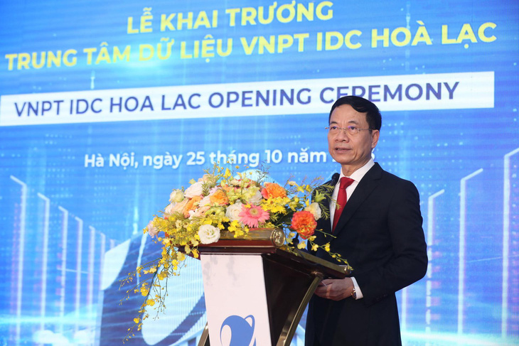 Bộ trưởng Nguyễn Mạnh Hùng cho biết mỗi năm phải có thêm 5 IDC quy mô như IDC Hòa Lạc mới có thể cơ bản đáp ứng được nhu cầu dữ liệu của Việt Nam - Ảnh: NGUYỄN QUYẾT