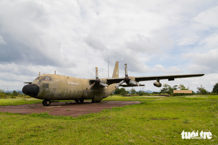 Không gian bên trong chiếc C-130 chưa được khai thác - Ảnh: HOÀNG TÁO