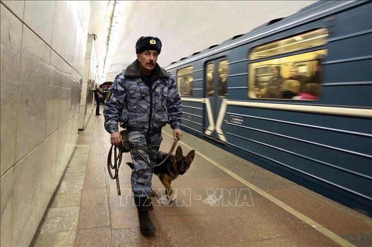 Cảnh sát Nga tuần tra tại nhà ga tàu điện ngầm Lubyanka ở thủ đô Matxcơva - Ảnh minh họa: AFP/TTXVN