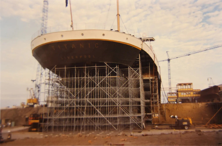 Theo nhiều nguồn tin, con tàu được phục dựng trong Titanic tiêu tốn hơn 40 triệu USD của đoàn phim - Ảnh: Henry Aldridge & Son