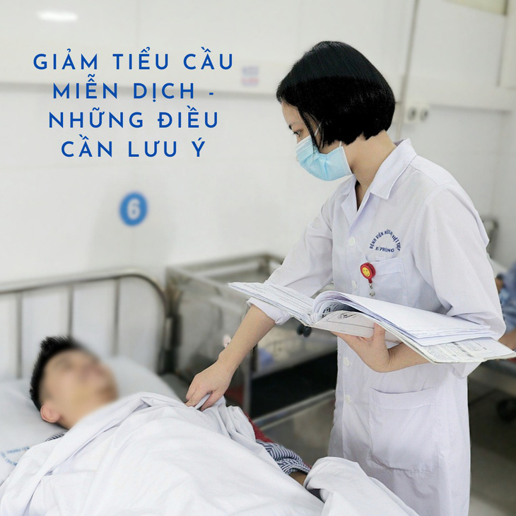 Thăm khám cho bệnh nhân giảm tiểu cầu miễn dịch tại Bệnh viện Hữu nghị Việt Tiệp - Ảnh: BVCC