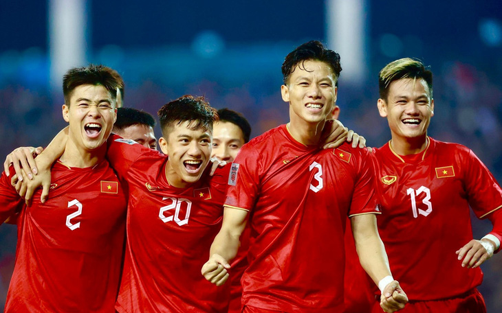 Đội tuyển Việt Nam tăng 1 bậc trên bảng xếp hạng FIFA dù 'thua toàn tập'