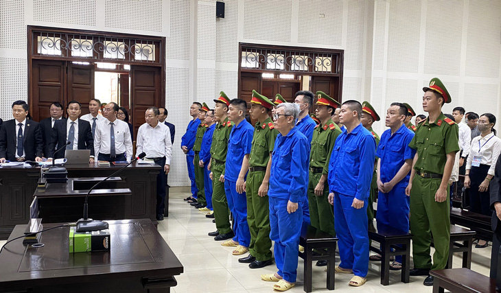 Trong số 16 bị cáo liên quan vụ "thông thầu" tại Bệnh viện Sản Nhi Quảng Ninh, cựu chủ tịch AIC Nguyễn Thị Thanh Nhàn cùng ba người khác vẫn đang bỏ trốn, bị truy nã đặc biệt - Ảnh: T.THẮNG