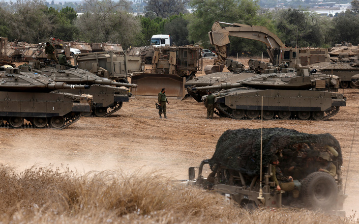 Lực lượng mặt đất Israel tấn công trung tâm Dải Gaza