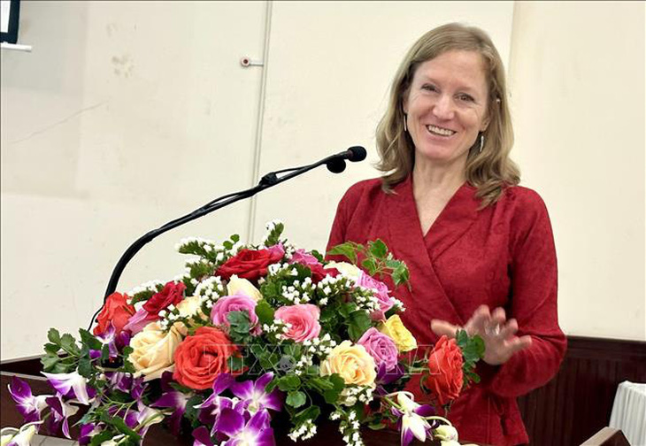 Bà Aler Grubbs, giám đốc Cơ quan Phát triển quốc tế Hoa Kỳ (USAID), phát biểu tại hội nghị ngày 27-10 - Ảnh: TTXVN