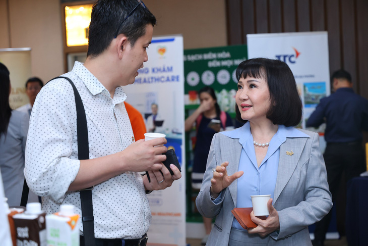 Bà Huỳnh Bích Ngọc - phó chủ tịch thường trực, tổng giám đốc Tập đoàn TTC - giới thiệu các sản phẩm - dịch vụ của TTC đến đối tác - Ảnh: Đ.H.