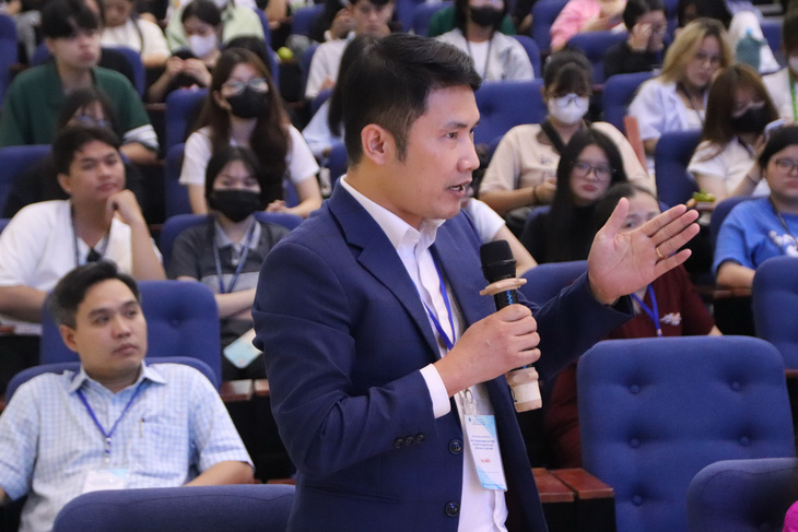 Phiên thảo luận làm rõ các vấn đề về công tác đào tạo và giải pháp nâng cao chất lượng nhân lực du lịch của TP.HCM và Việt Nam - Ảnh: THU GIANG