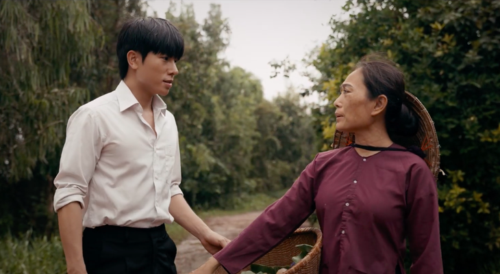 Jack Long và NSƯT Quỳnh Hương trong MV Vú ơi