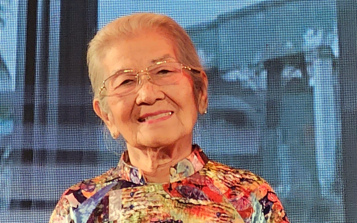 Nghệ sĩ Phi Điểu đoạt giải Nữ diễn viên chính xuất sắc ở tuổi 91