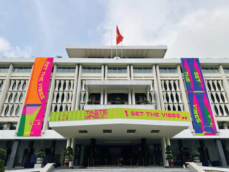 Lễ hội được tổ chức tại nơi có kiến trúc mang tính biểu tượng của Sài Gòn