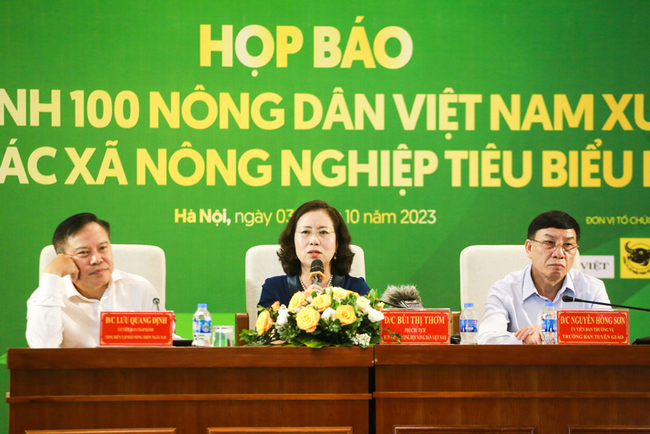 Phó chủ tịch Trung ương Hội Nông dân Việt Nam Bùi Thị Thơm thông tin về chương trình Tự hào nông dân Việt Nam năm 2023 - Ảnh: C.TUỆ