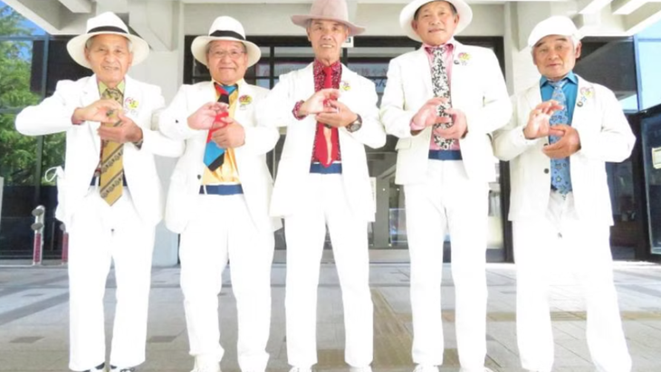 5 thành viên tuổi từ 65-87 của nhóm nhạc thần tượng JI-POP