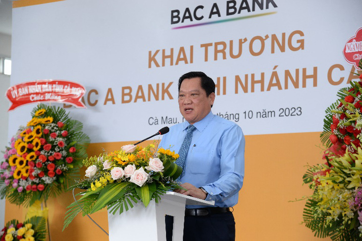Ông Lâm Văn Bi - thường vụ Tỉnh ủy, phó chủ tịch UBND tỉnh Cà Mau - phát biểu tại lễ khai trương