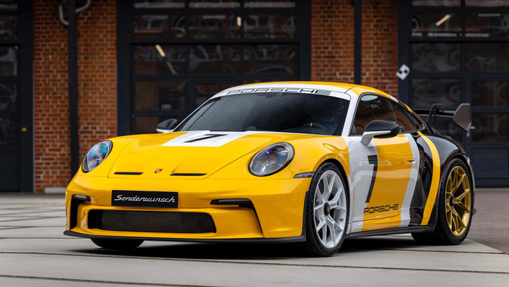 Một mẫu Porsche 911 GT3 được Sonderwunsch tùy biến đặc biệt lấy cảm hứng từ Le Mans theo ý người dùng - Ảnh: Porsche