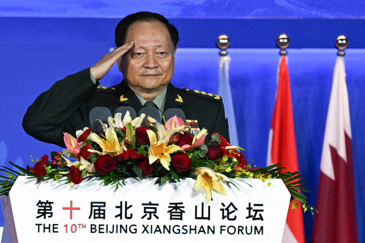 Tướng Trương Hựu Hiệp, phó chủ tịch Quân ủy Trung ương Trung Quốc, phát biểu tại Diễn đàn Hương Sơn ở Bắc Kinh ngày 30-10 - Ảnh: AFP
