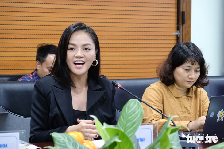 Diễn viên Thu Quỳnh khuyên các bạn trẻ nên vững vàng trước những tin giả, không hoang mang trước tin giả - Ảnh: NGUYÊN BẢO