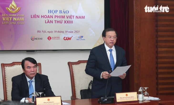 Thứ trưởng Sở Văn hóa, Thể thao và Du lịch Tạ Quang Đông tuyên bố bên trên họp báo - Ảnh: ĐẬU DUNG