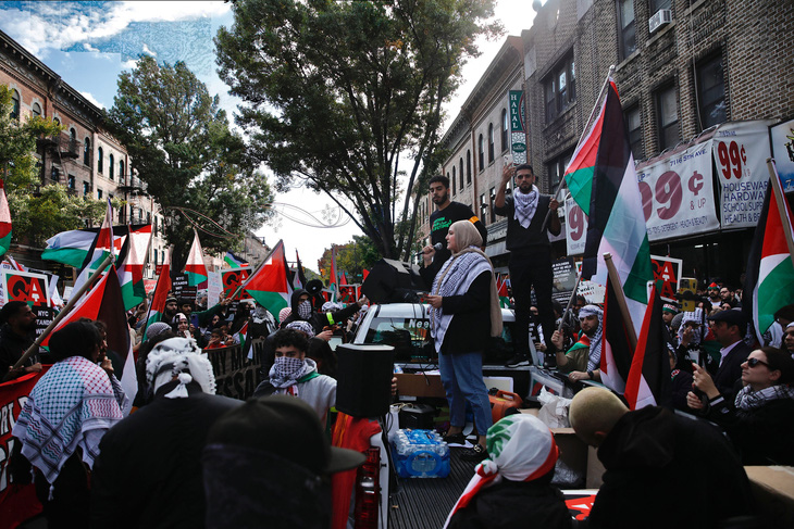 Người biểu tình chống Israel, ủng hộ Palestine ở Brooklyn, New York (Mỹ), ngày 21-10 - Ảnh: AFP