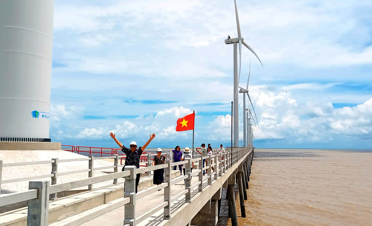 Điện gió Hòa Bình 1, huyện Hòa Bình, tỉnh Bạc Liêu đã đi vào vận hành - Ảnh: THANH ĐẠM