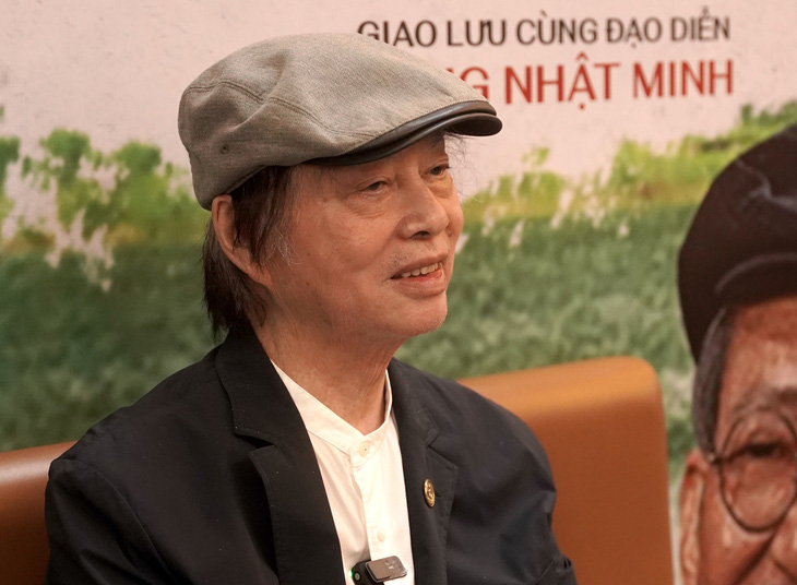 Đạo diễn Đặng Nhật Minh từ Hà Nội vào TP.HCM dự buổi chiếu Hoa nhài và giao lưu với khán giả, tối 29-10 - Ảnh: BTC