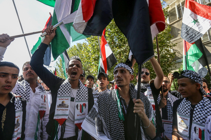 Biểu tình ủng hộ Palestine ở Damascus, Syria, ngày 19-10 - Ảnh: AFP