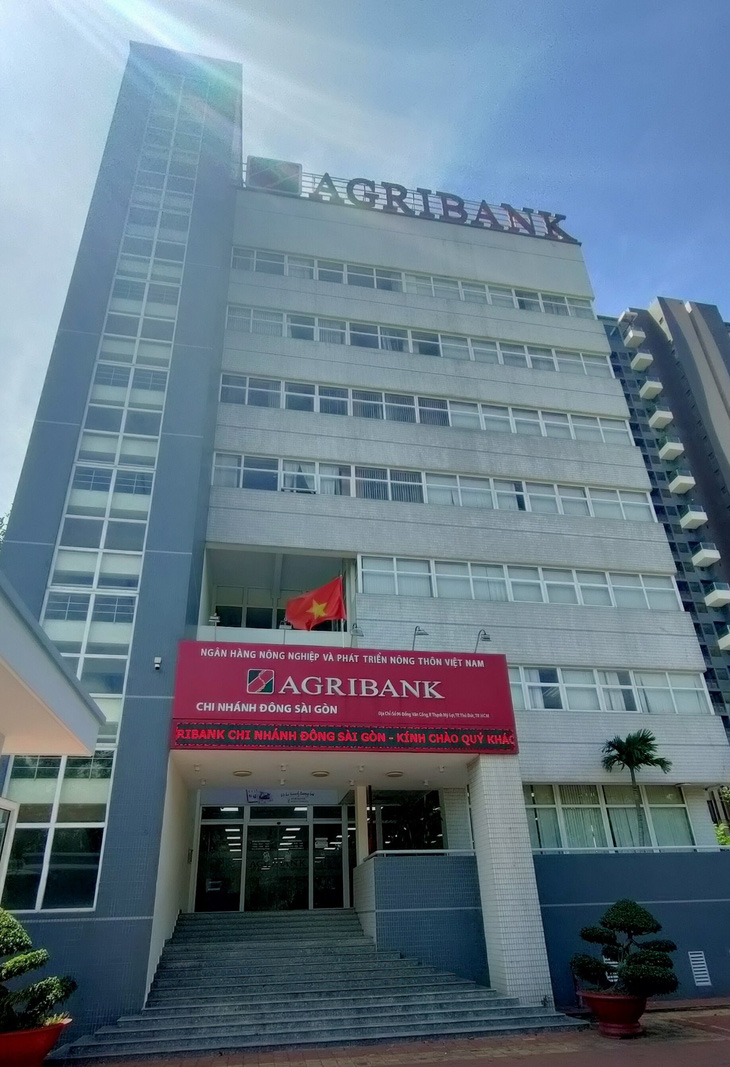 Agribank Chi nhánh Đông Sài Gòn tuyển 7 lao động - Ảnh 1.