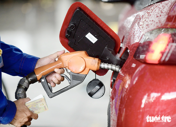 Quỹ bình ổn giá xăng dầu vẫn nằm ở doanh nghiệp nhưng được kiểm soát chặt hơn - Ảnh: Q.ĐỊNH