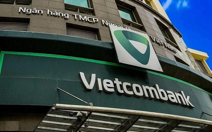Vietcombank tiếp tục nhận bằng khen vì người lao động
