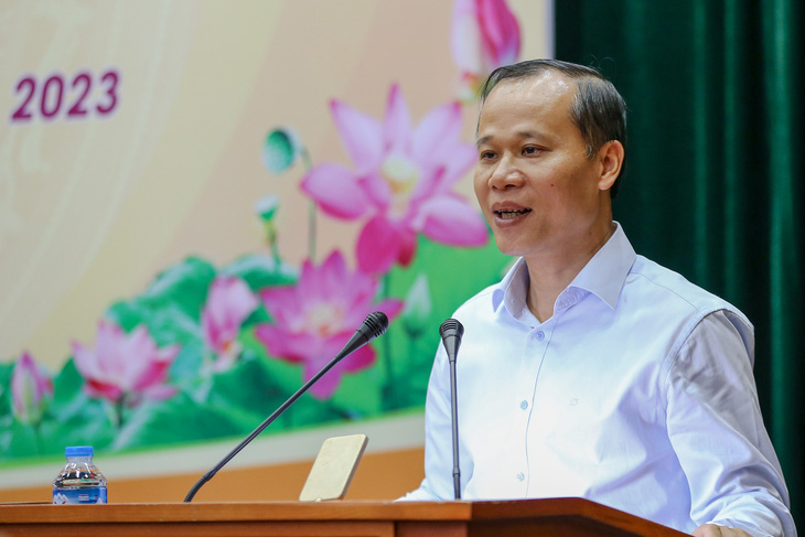 Phó chủ tịch thường trực UBND tỉnh Bắc Giang Mai Sơn nhấn mạnh dự án sản xuất chất bán dẫn của Công ty Hana Micron Vina là dự án đầu tiên tại miền Bắc - Ảnh: HÀ QUÂN