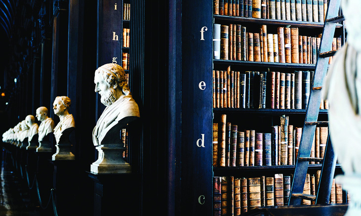 Thư viện cổ ở Trinity College (Dublin, Ireland). Ảnh: Giammarco Boscaro / Unsplash