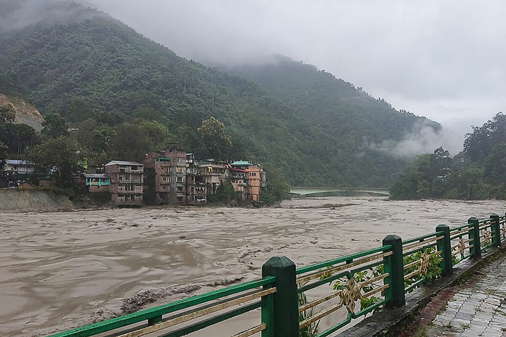 Sông Teesta chảy dọc theo thung lũng Lachen, bang Sikkim của Ấn Độ - Ảnh: AFP/Quân đội Ấn Độ