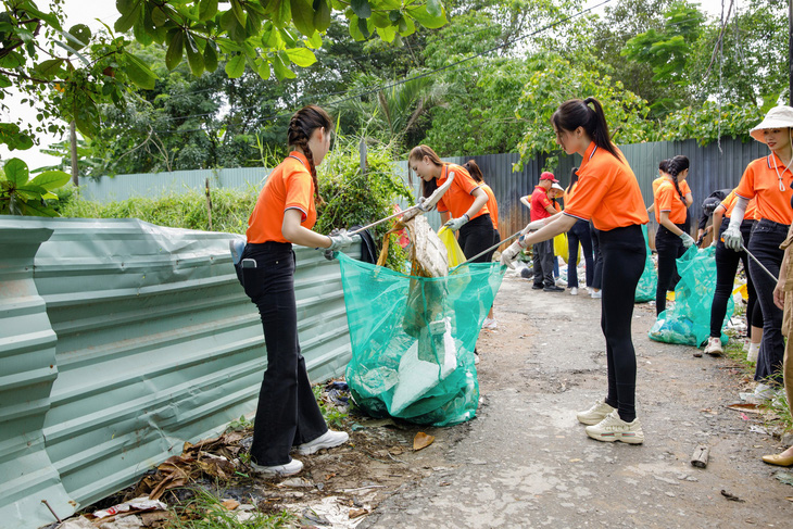 Các thí sinh Miss Earth Việt Nam 2023 rơi nước mắt trước những vấn nạn ô nhiễm môi trường - Ảnh 8.