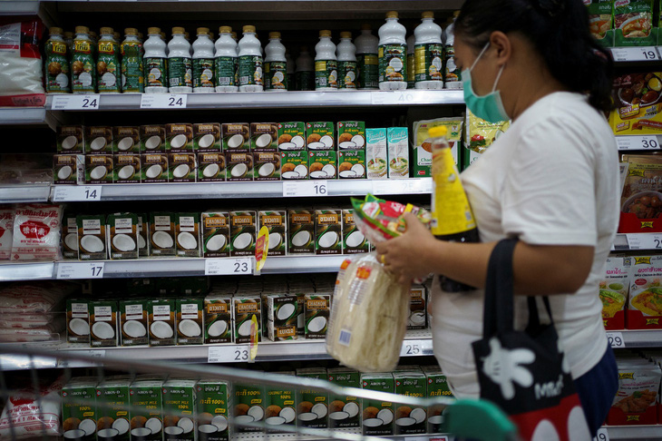 Thái Lan giảm giá hàng loạt mặt hàng tiêu dùng để kích thích chi tiêu - Ảnh 1.