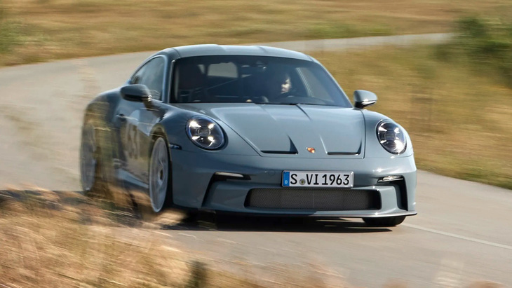 Porsche có tập khách hàng trung thành bậc nhất thị trường, và họ sẵn sàng làm mọi cách để duy trì trải nghiệm mua hàng tốt nhất cho người dùng - Ảnh: Porsche