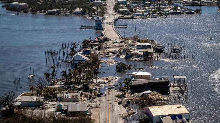 Khu phố Matlacha bị phá hủy sau cơn bão Ian ở Fort Myers, Florida, vào ngày 30-9-2022 - Ảnh: AFP